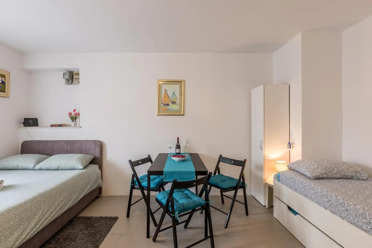 Lerose Apartman Split 0*,